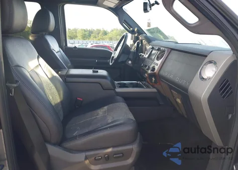 2011 Ford F250 Super Duty z USA, uszkodzony, nr VIN 1FT7W2BT2BEA24810